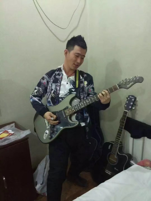 小吉他的第一张照片--三明交友网