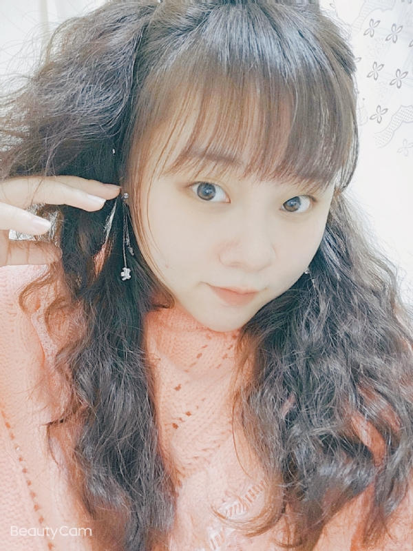 艾薇儿的第一张照片--三明交友网